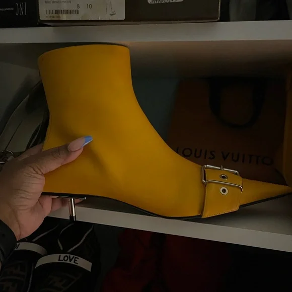 💛✨ BALENCIAGA Calf Skin Belt Bootie - Size 40.5/10 - Picture 8 of 9
